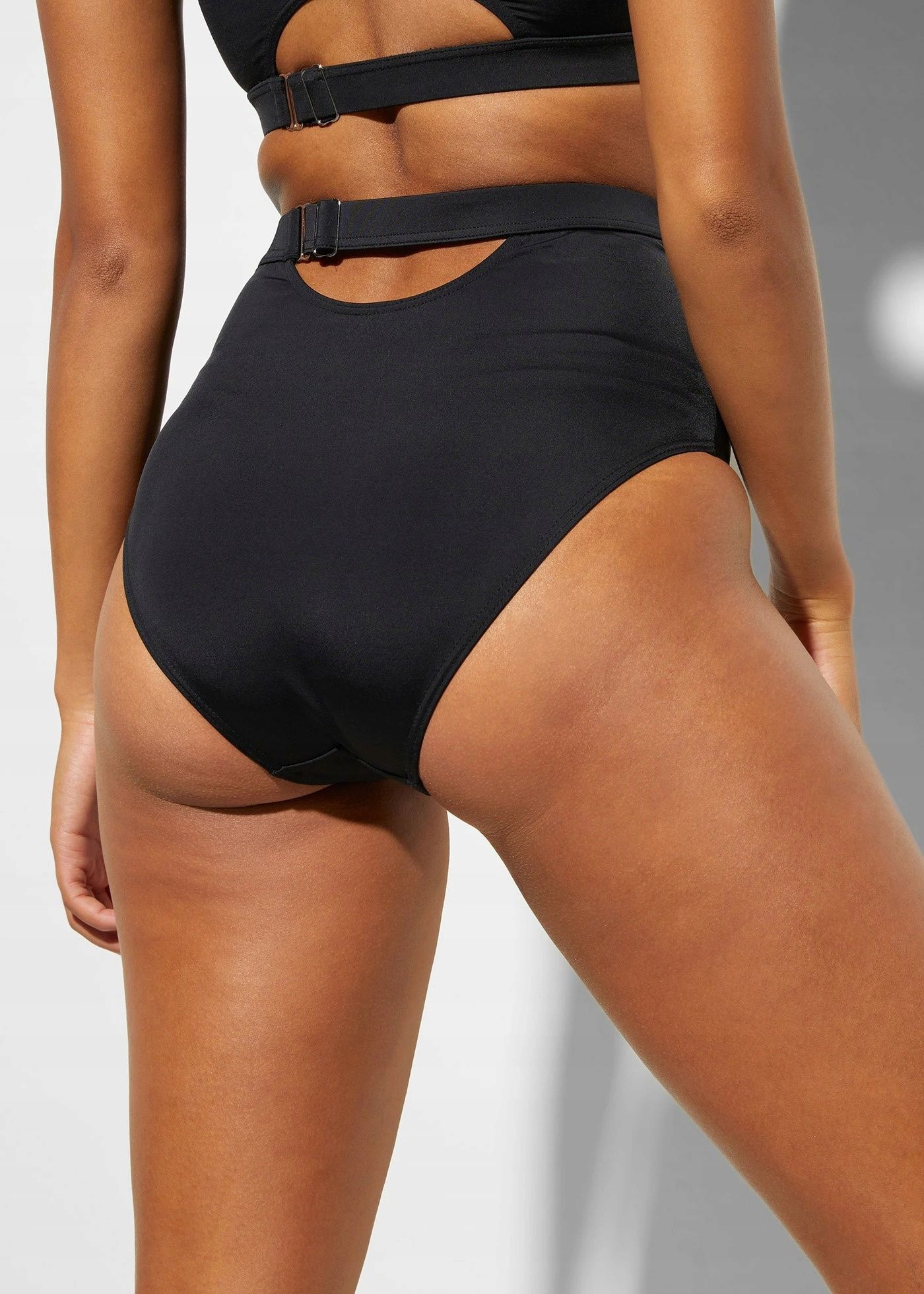B.P.C figi bikini czarne wysoki stan z regulacją w talii ^48