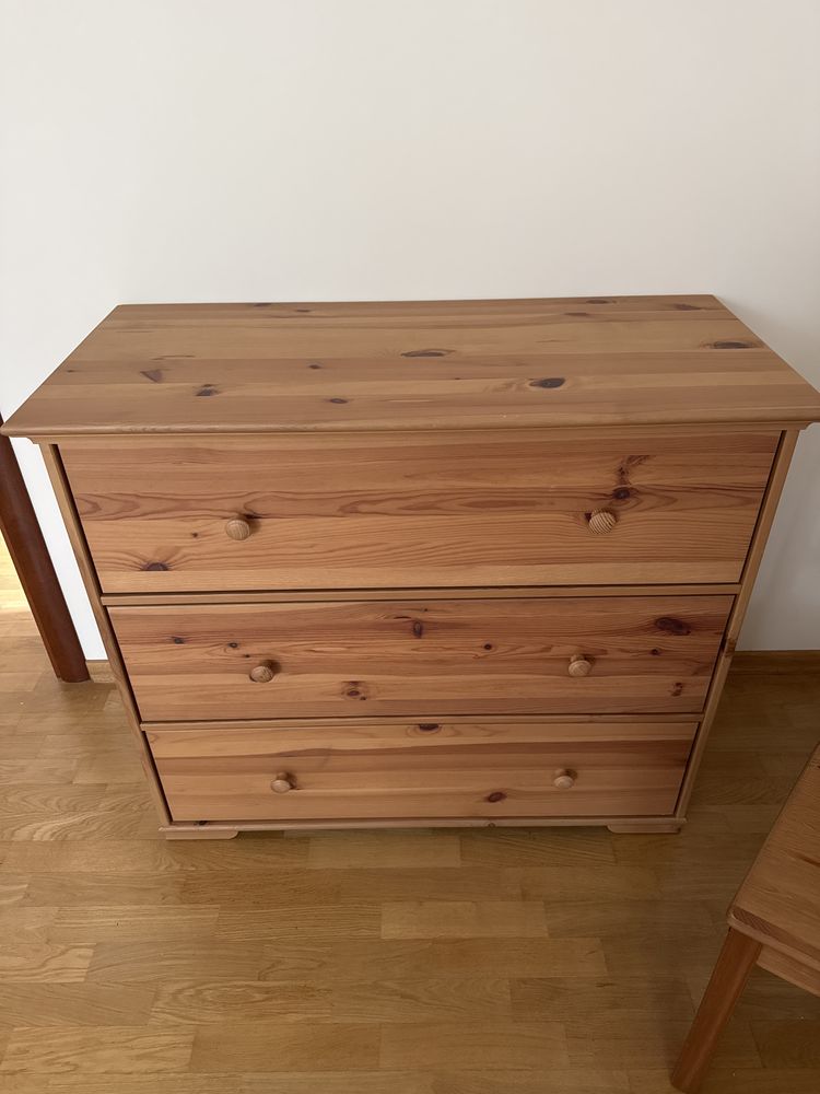 Sosnowe meble IKEA