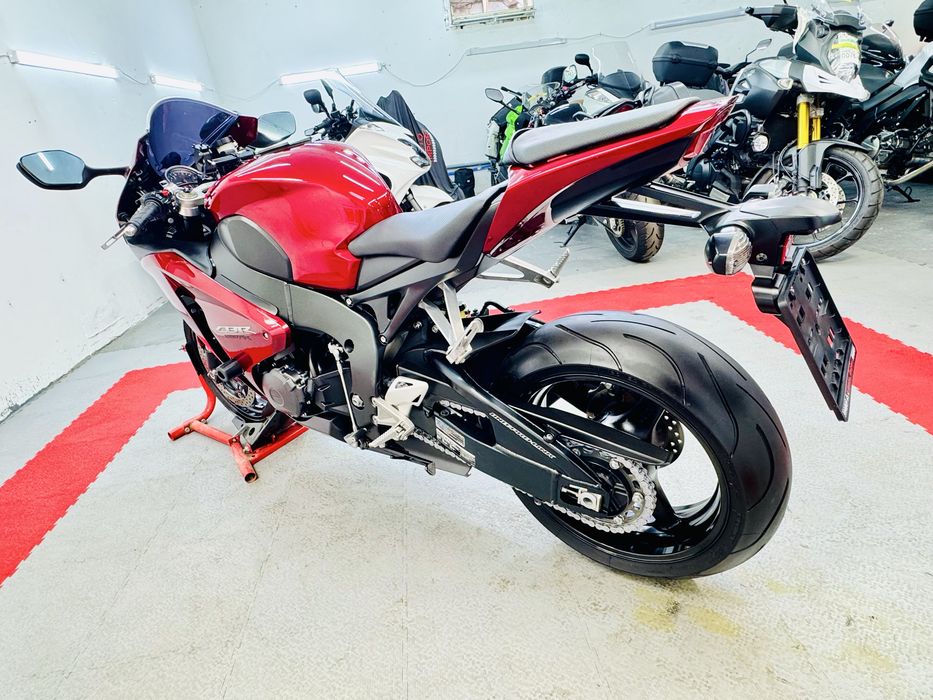 мотоцикл Honda CBR1000RR в оригіналі тільки з Японії