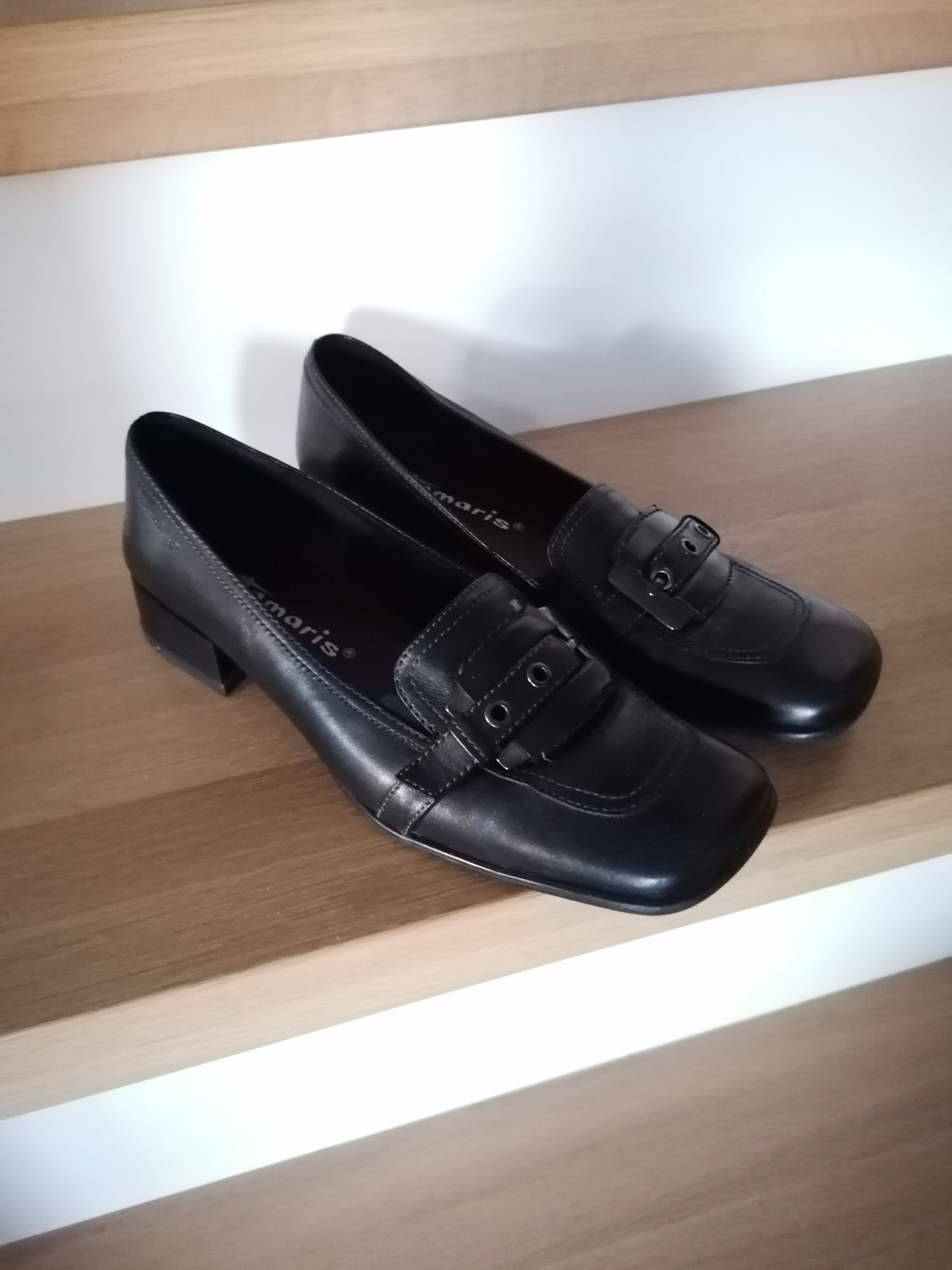 Buty damskie Tamaris ze skóry 38