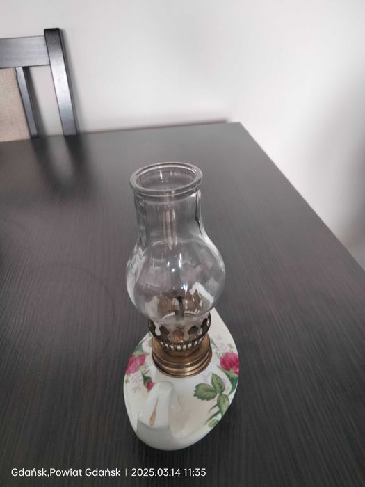 Lampka porcelanowa naftowa typu Chodzież