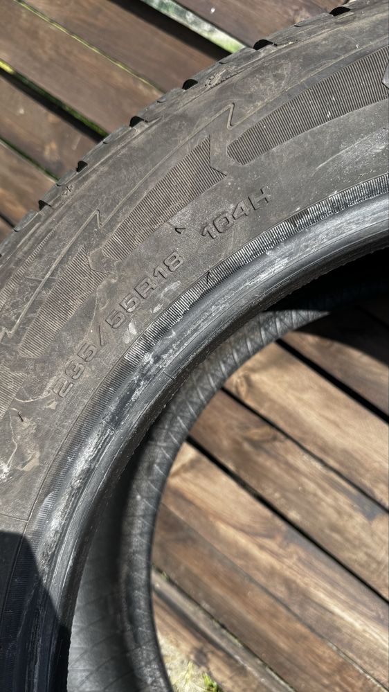 Opony zimowe Goodyear SUV Ultragrip 235/55/R18 - gratis stojak