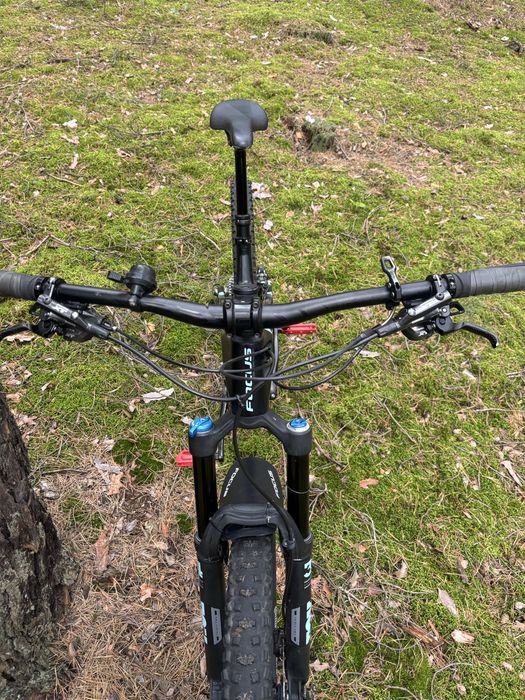 Rower focus jam carbon pro 27,5 trail 2x11 deore xt r.M dt swiss fox