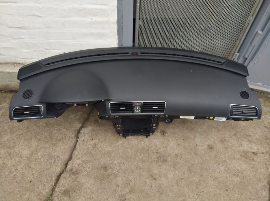 Торпеда з подушкою аірбег VW passat b7  usa пассат б7 сша запчастини