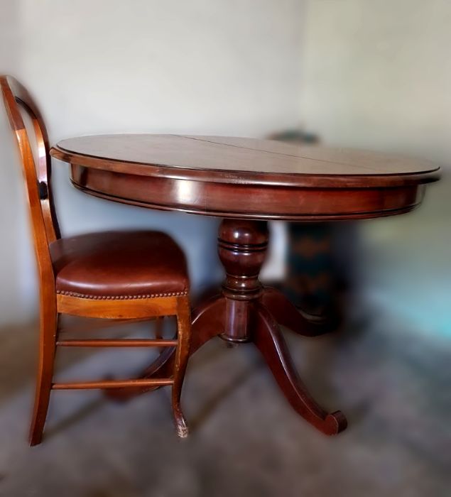 Conjunto Mesa de Jantar de Cerejeira + 4 Cadeiras Pele