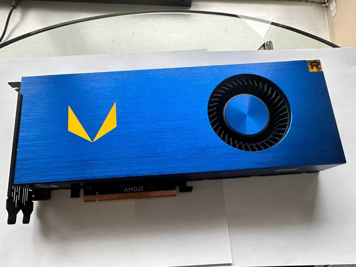 16Gb HMB2 AMD Radeon Vega Frontier Air Cooled Edition