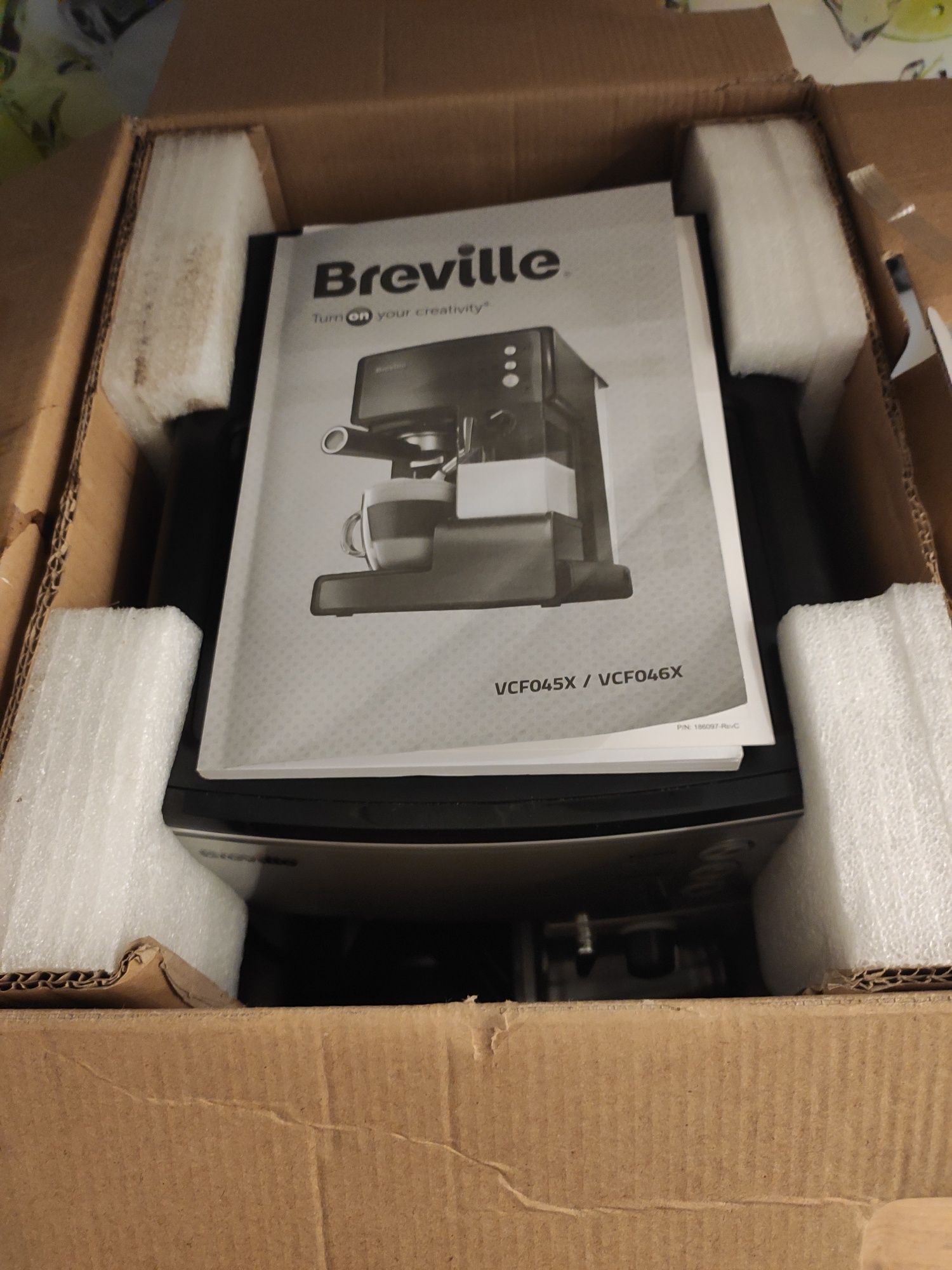 Ekspres do kawy Breville Prima Latte z ważnym ubezpieczeniem do 2026 r
