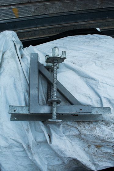 Zacisk belkowy do szalunku