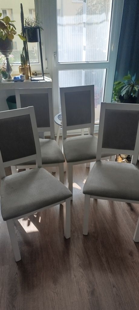 Stół rozkładany+ 4 krzesła -BIALY