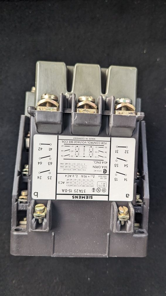 Контактор магнитный пускатель Siemens 3TA23 15-0A 50A 22kW