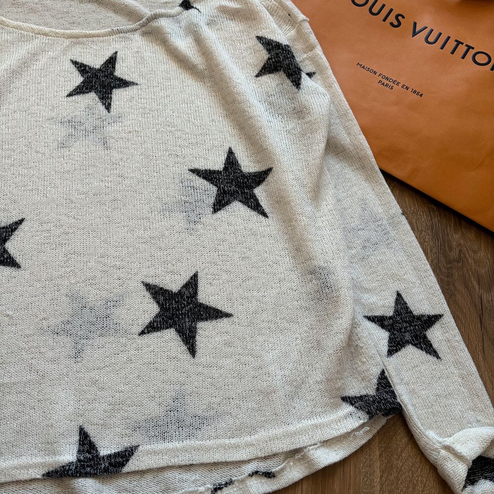 Damski sweter H&M kremowy beżowy w czarne gwiazdy xs Pinterest