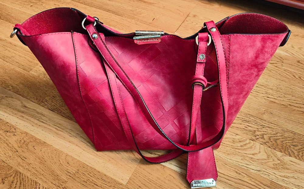 Сумка, шопер Burberry Red Leather Tote Bag