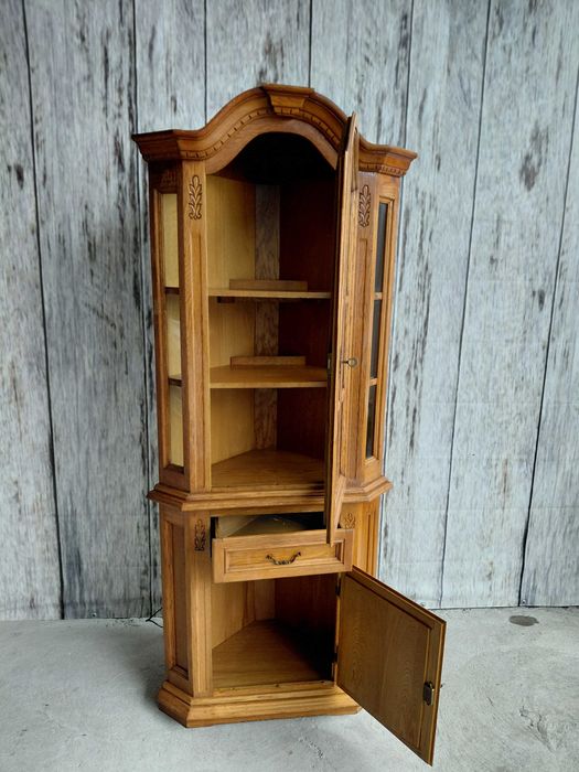 witryna narożnikowa  /  957