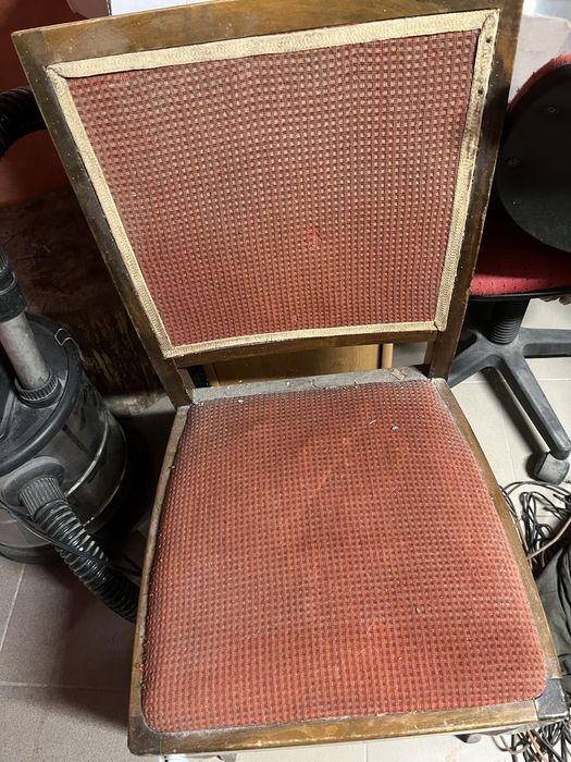 Krzeslo drewniane  z prl