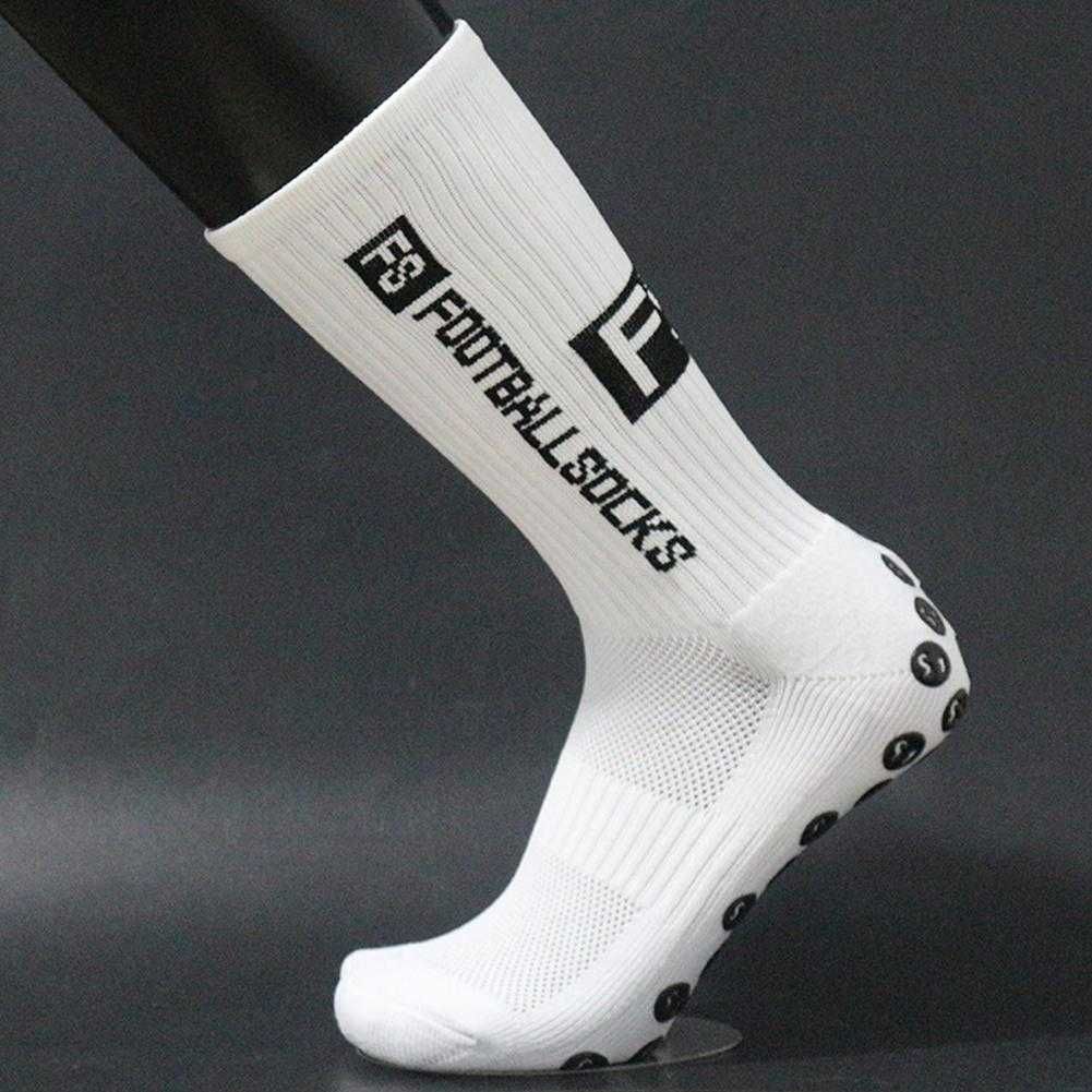 Спортивні шкарпетки з протиковзким покриттям: