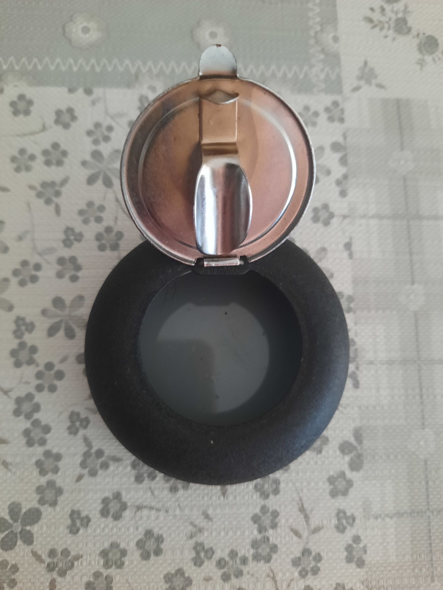 Popielniczka podróżna