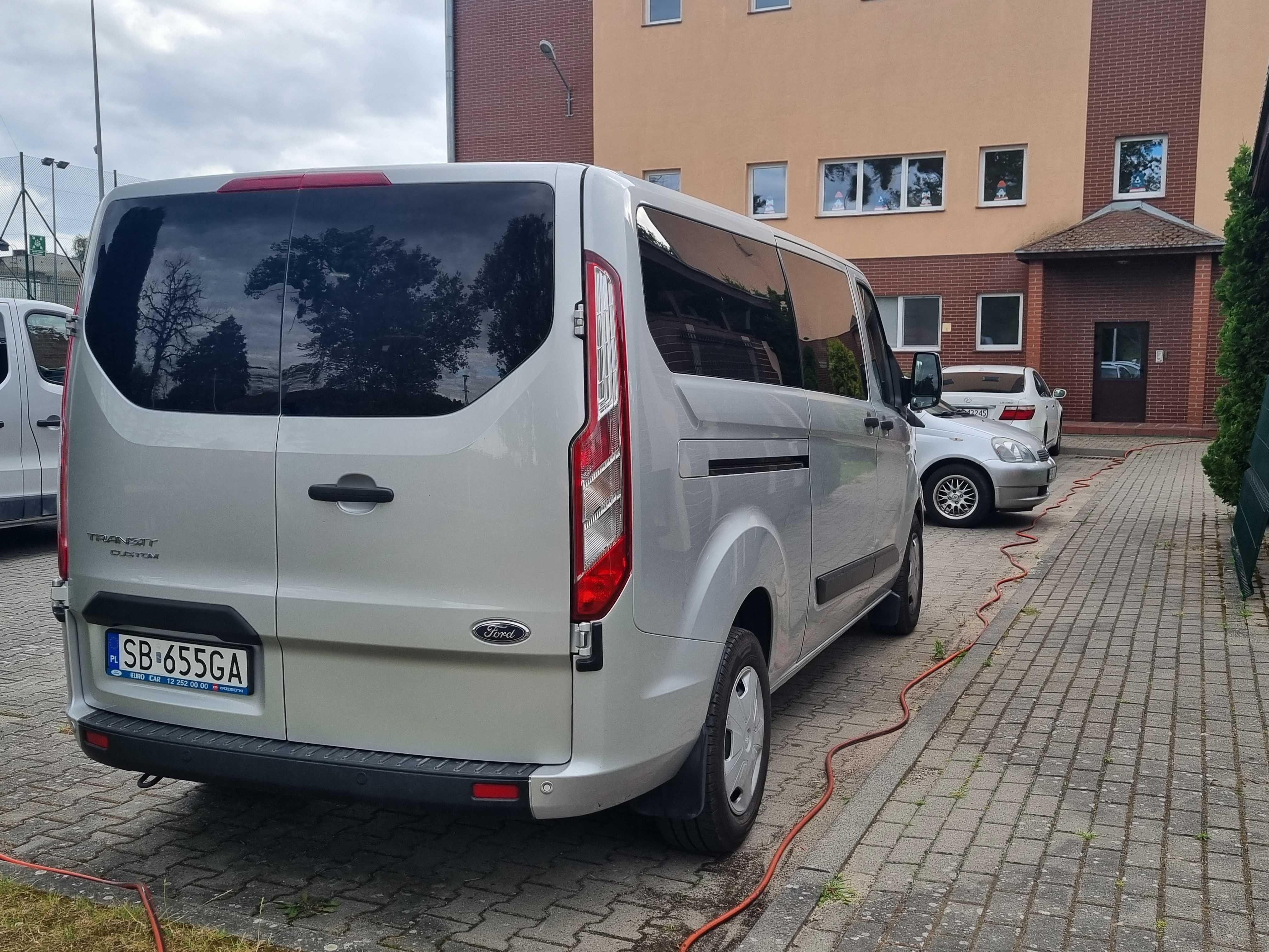 Wynajem Bus 9 os samochody osobowe