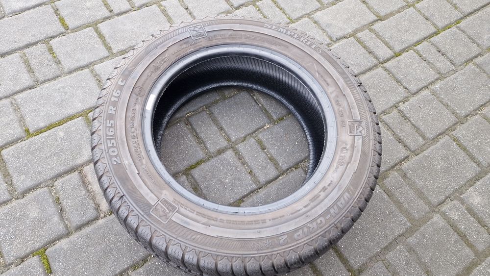 Opona Zimowa Semperit Van-Grip 2 205/65R16C 107/105T  0618 1szt