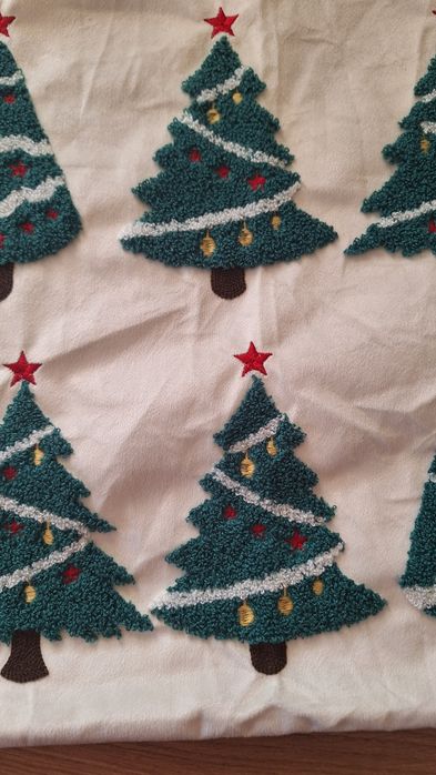 Poszewka świąteczna ręcznie haftowana choinki 45x45 cm śliczna
