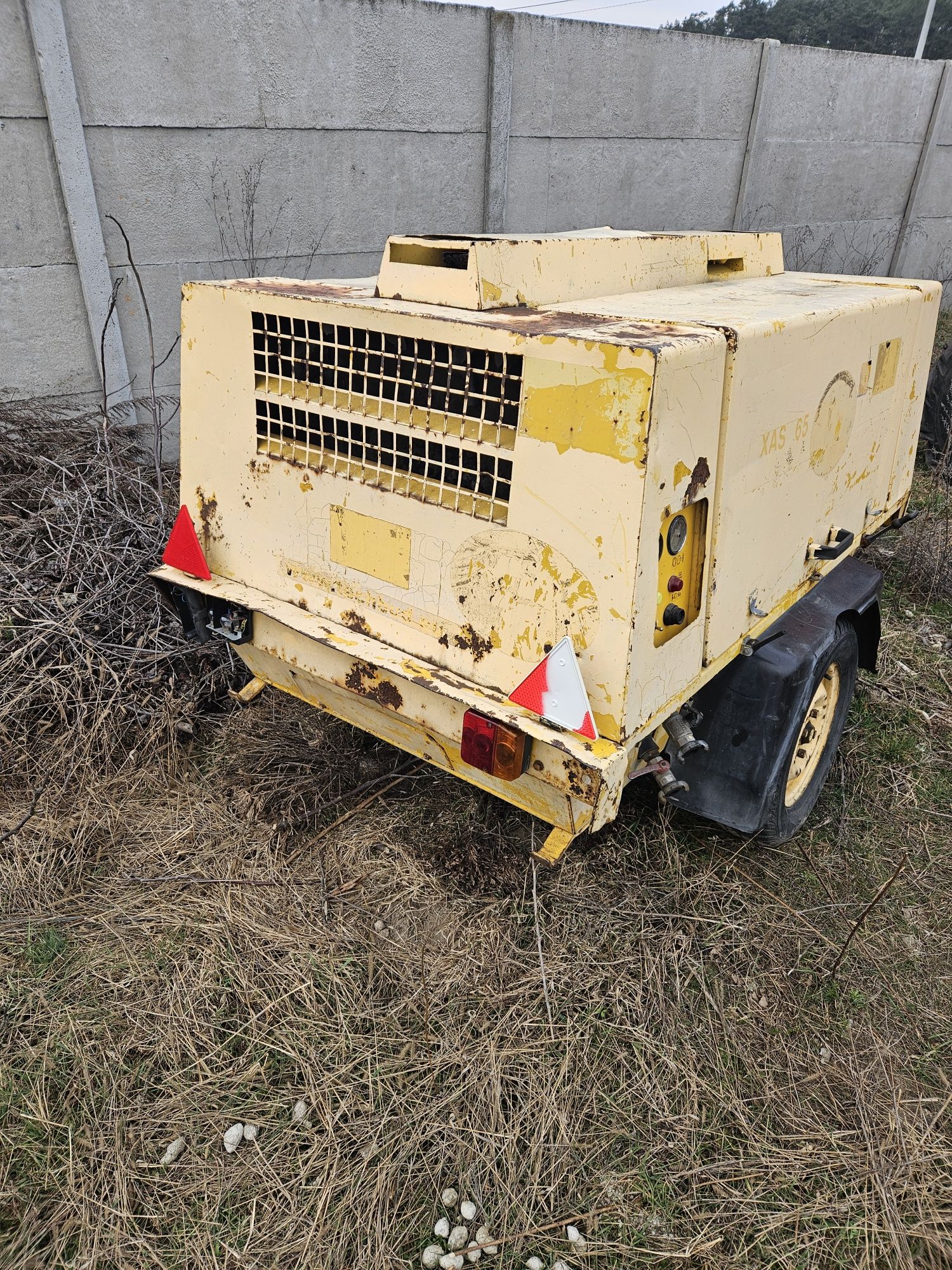 Kompresor srubowy atlas copco xas65 piaskarka 200l komnino piaskowanie