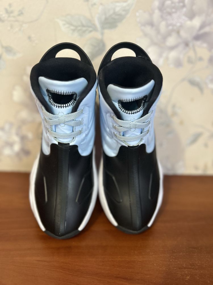 Продам оригінальні кросівки Jordan у гарному стані