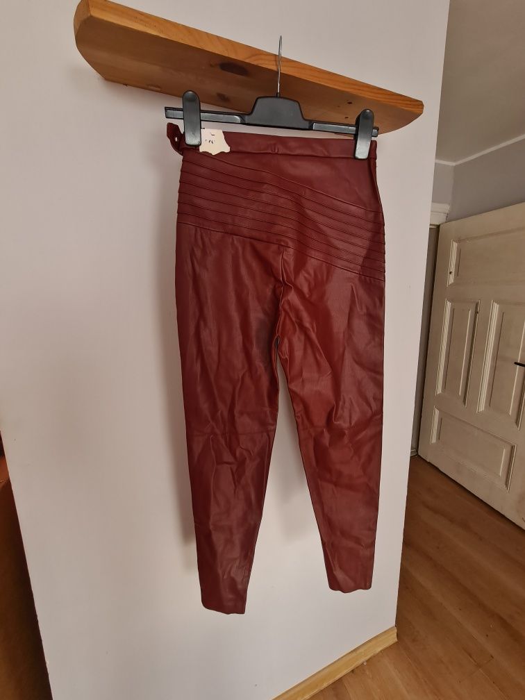 Spodnie legginsy z eko skóry ZARA rozm.  S nowe