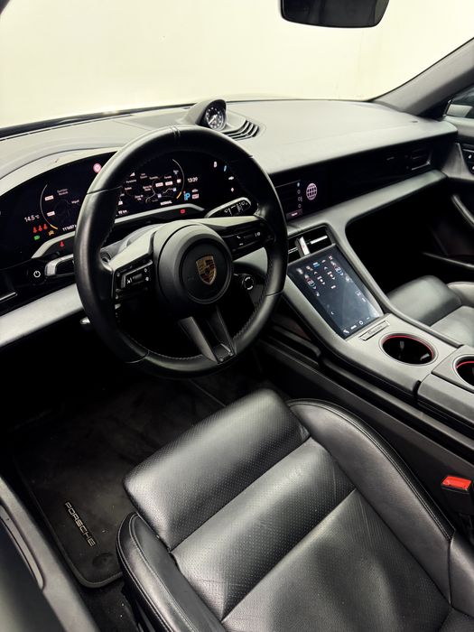 PORSCHE TAYCAN 4 CROSS TURISMO