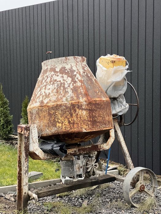 Бетономішалка. Однокубова