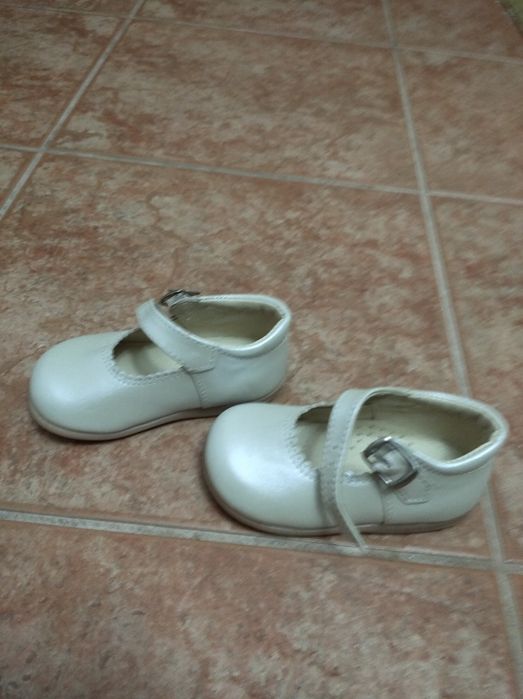 Sapatos da marca Mania do Pé tamanho 20