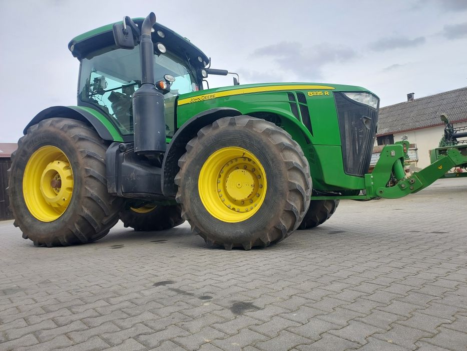 Ciągnik rolniczy john deere 8335R