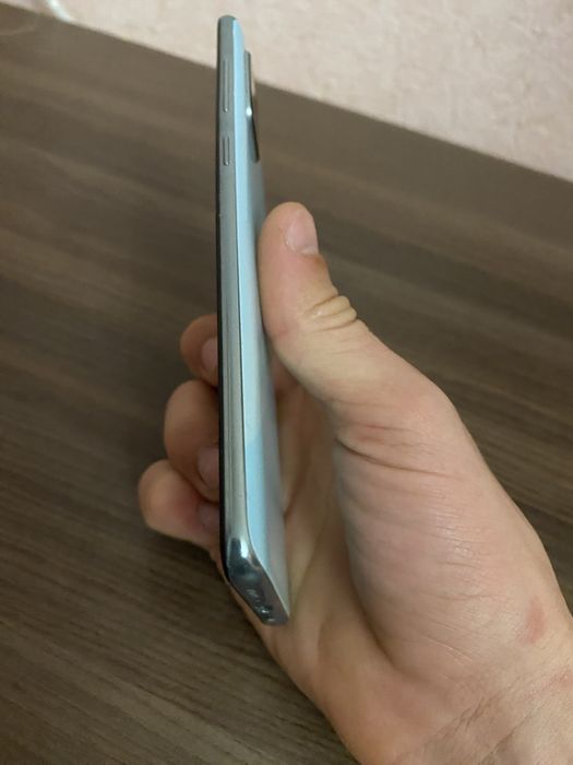 Продам Самсунг а71 2020року