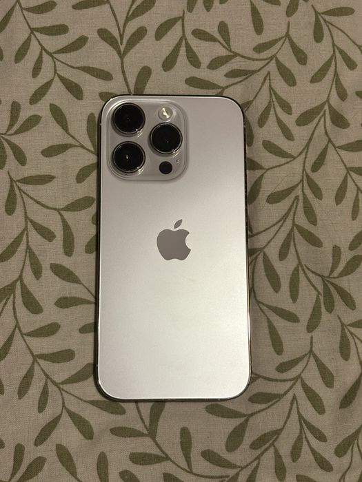 Iphone 14 pro, praticamente novo