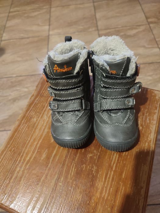 Oddam za darmo buty dziecięce