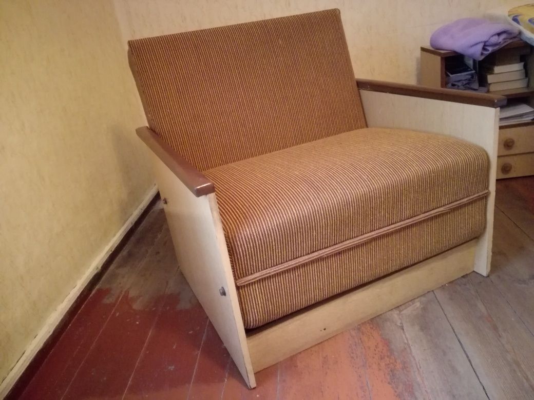 Fotel jednoosobowy rozkładany z funkcją spania PRL vintage