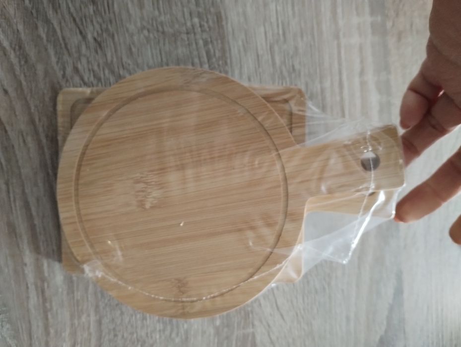 Nowy zestaw 2 desek do serwowania