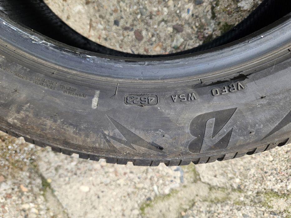 Opony zimowe Bridgestone 235/55/19 rok 23 bieznik 5,9 mm