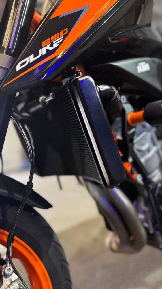 KTM 890 Duke R 2022