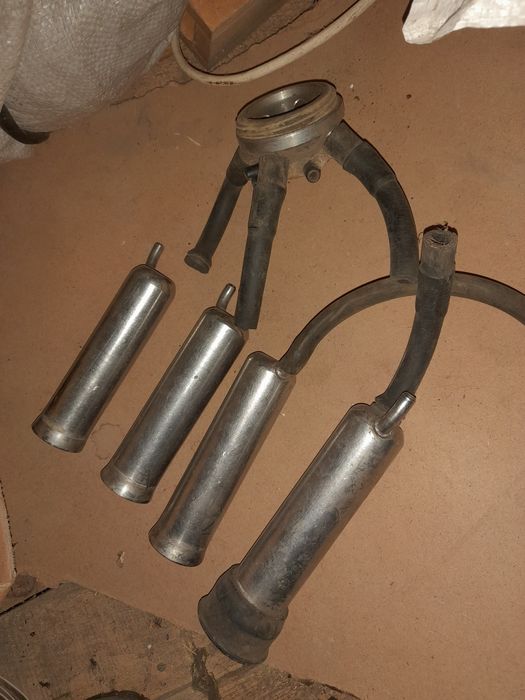 Подам запчасті до доїльного апарата.