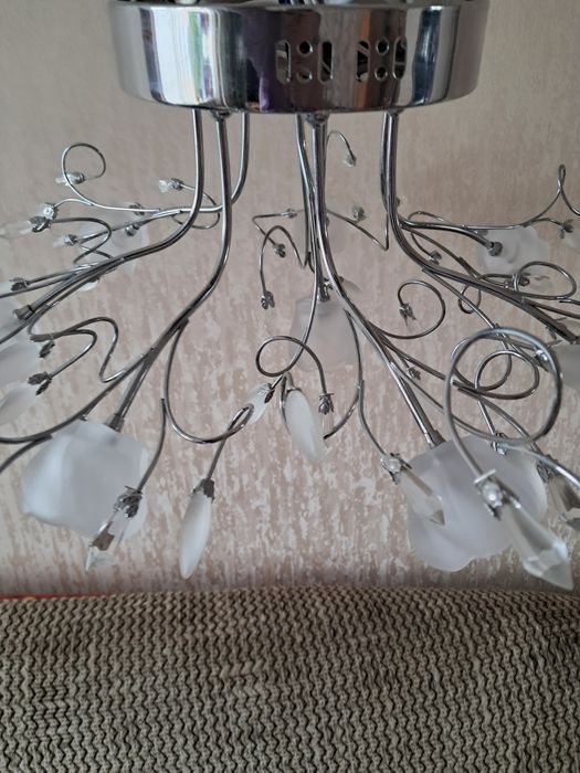 Люстра на 8 галогенок