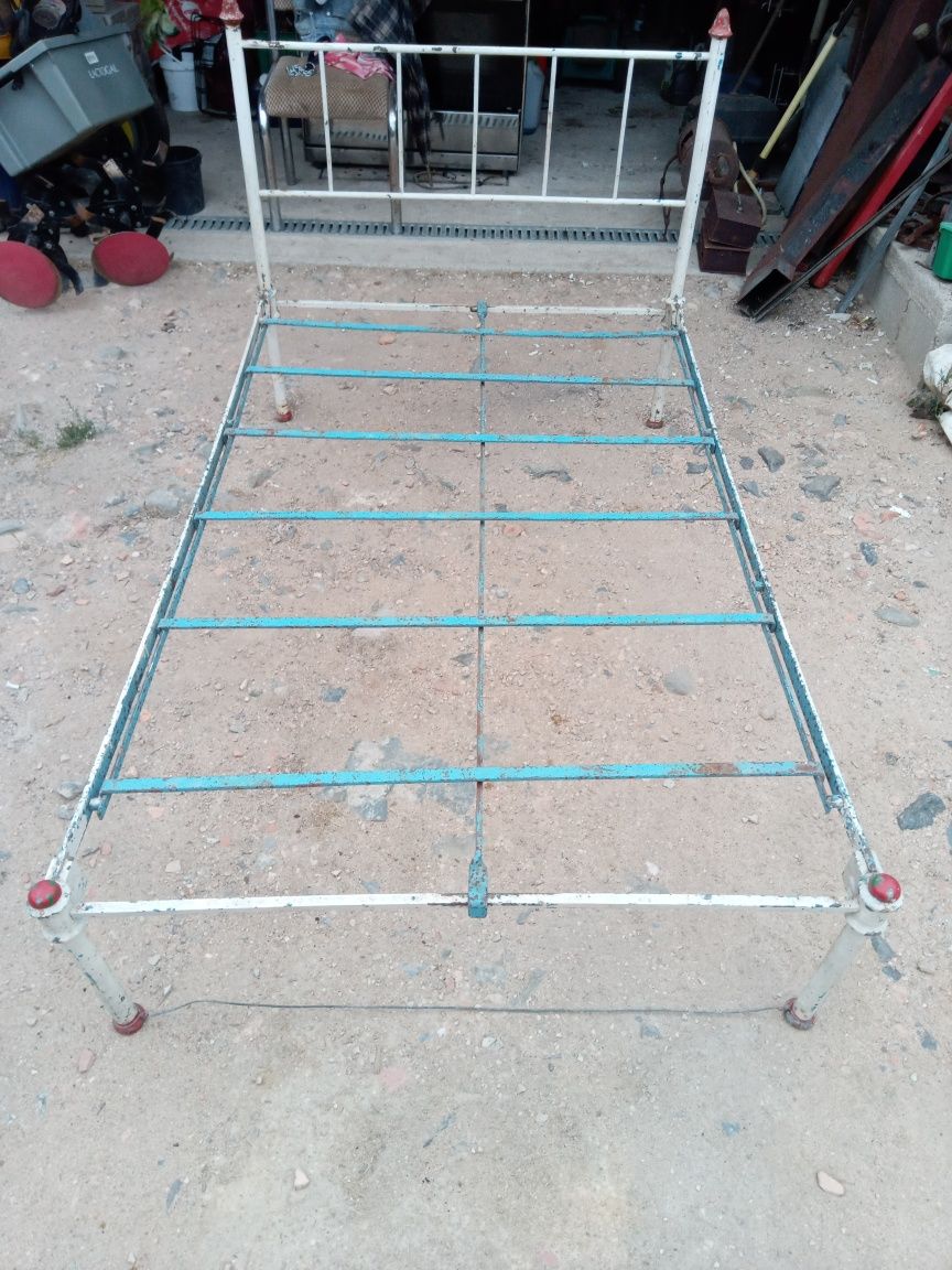 Vendo cama de ferro