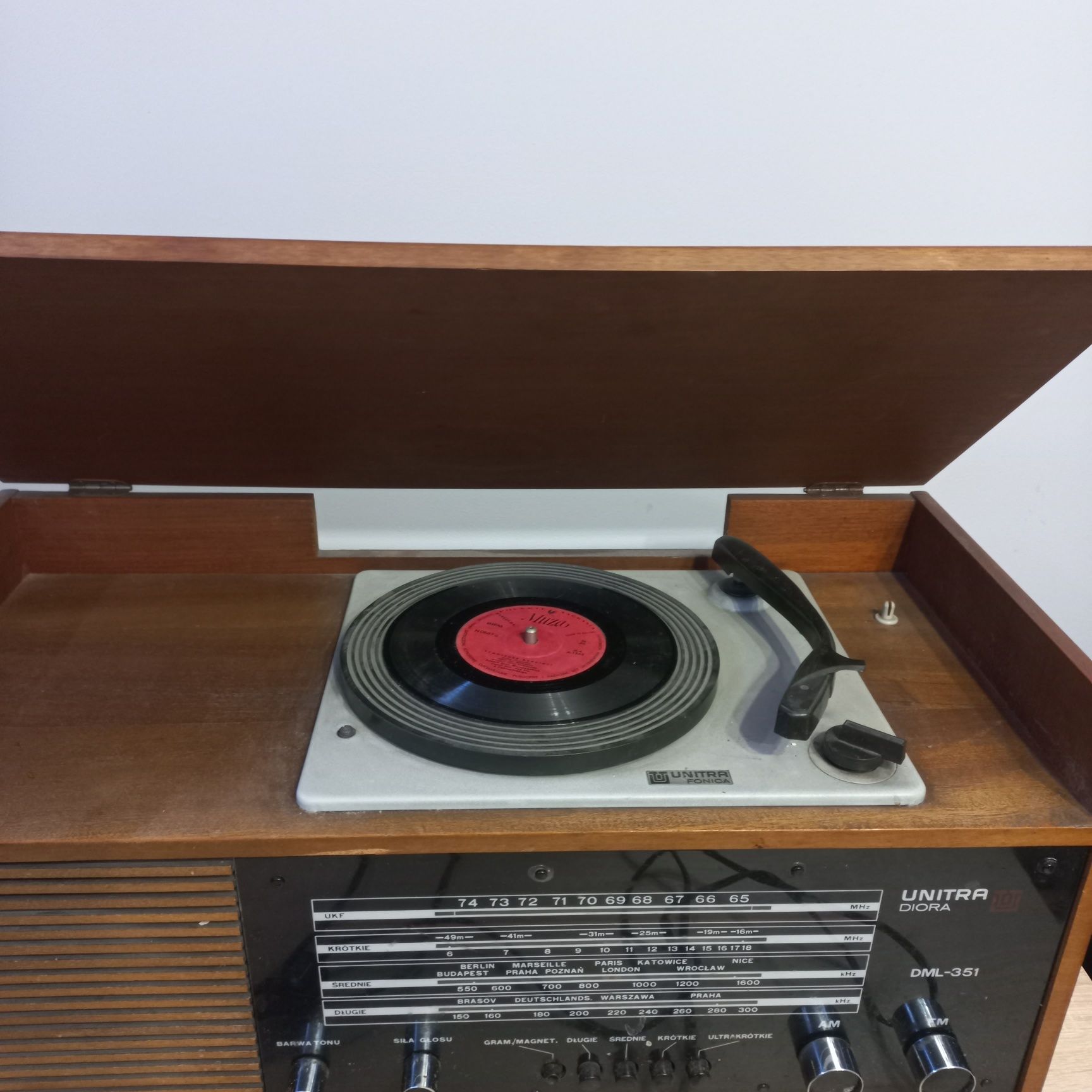 Stary radiogramofon