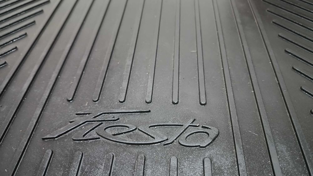 ФОРД ФІЄСТА (2008-2017 рік) оригінальні гумові коврики в салон.