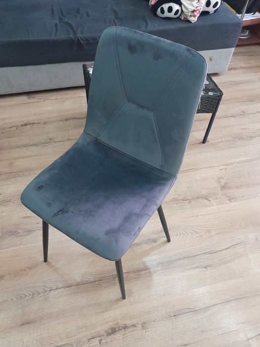 Стільці сірі 6 сині 6та чорні 8 штук