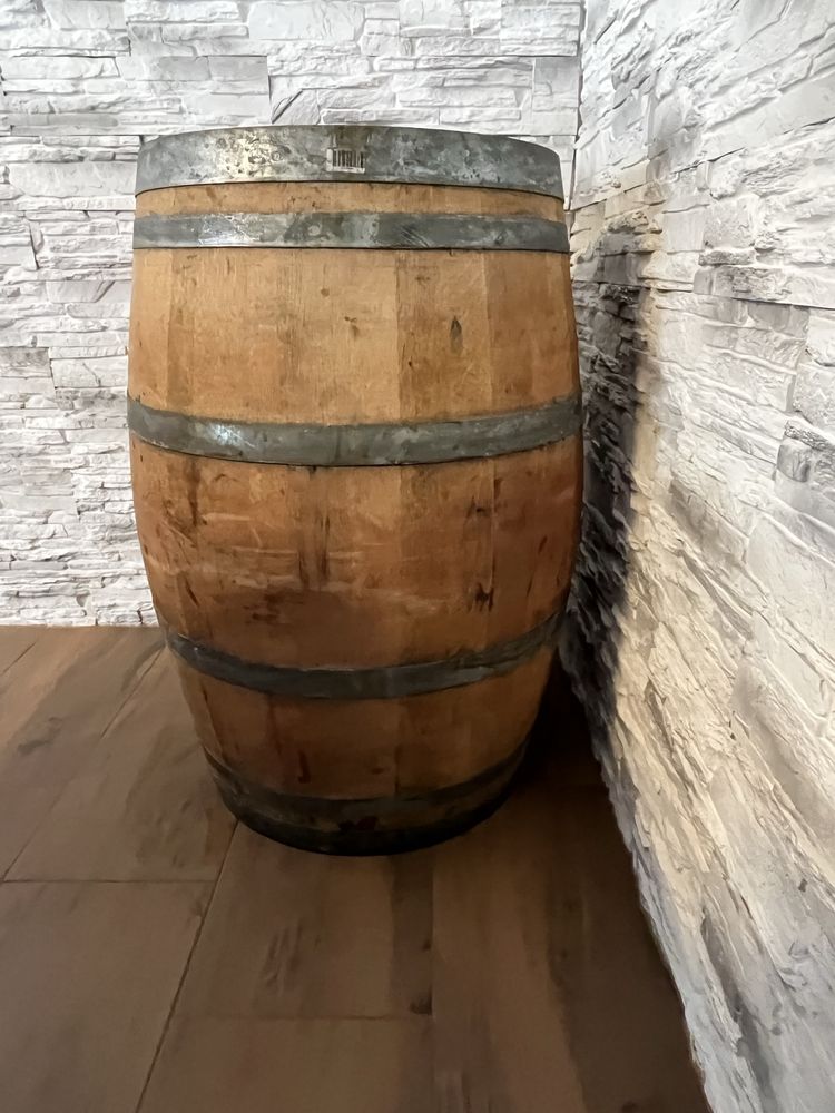 dębowa beczka na wino