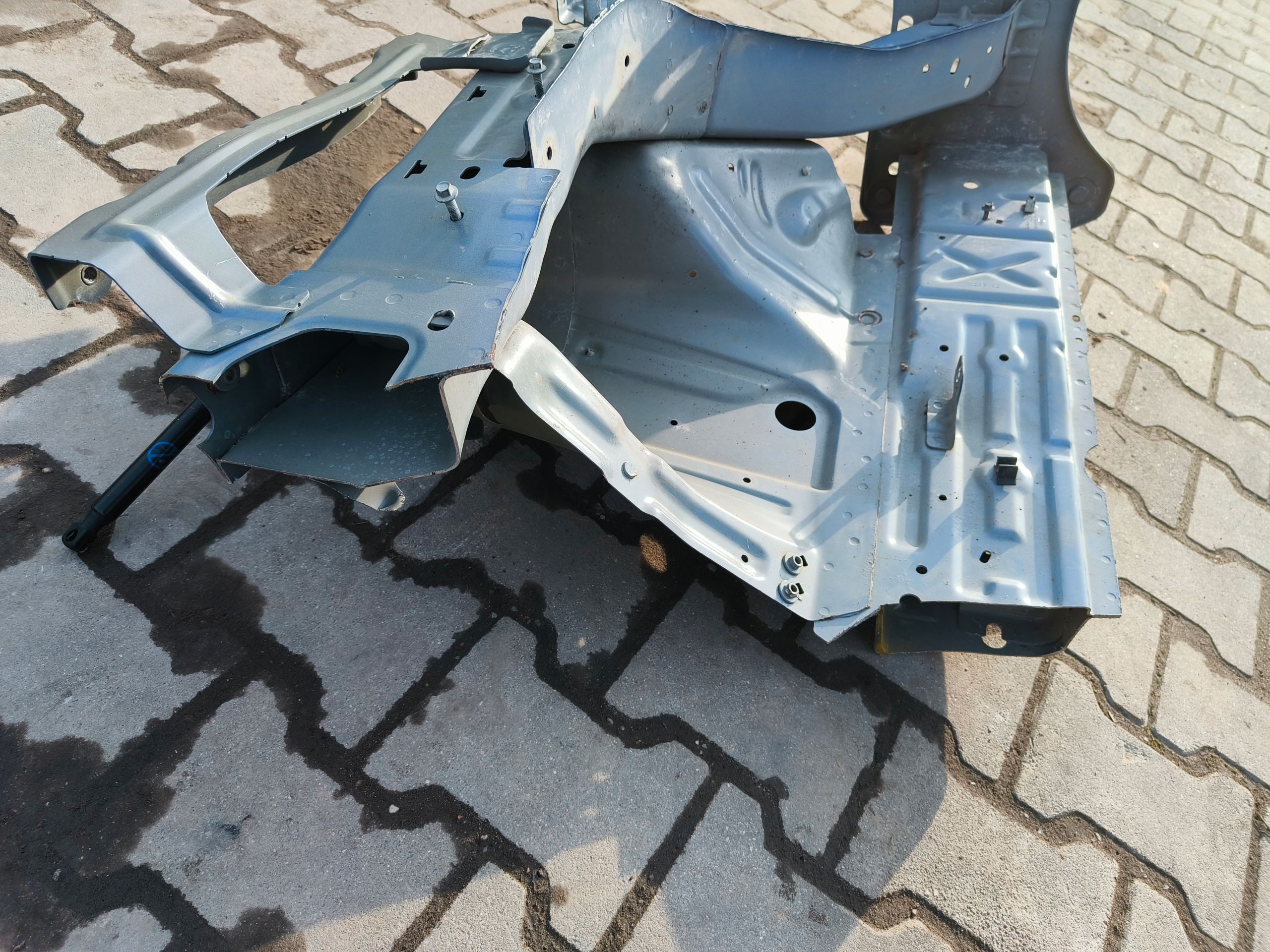 Ford Mustang mach e 2021  ćwiartka podłużnica przód Prawa Fartuch…