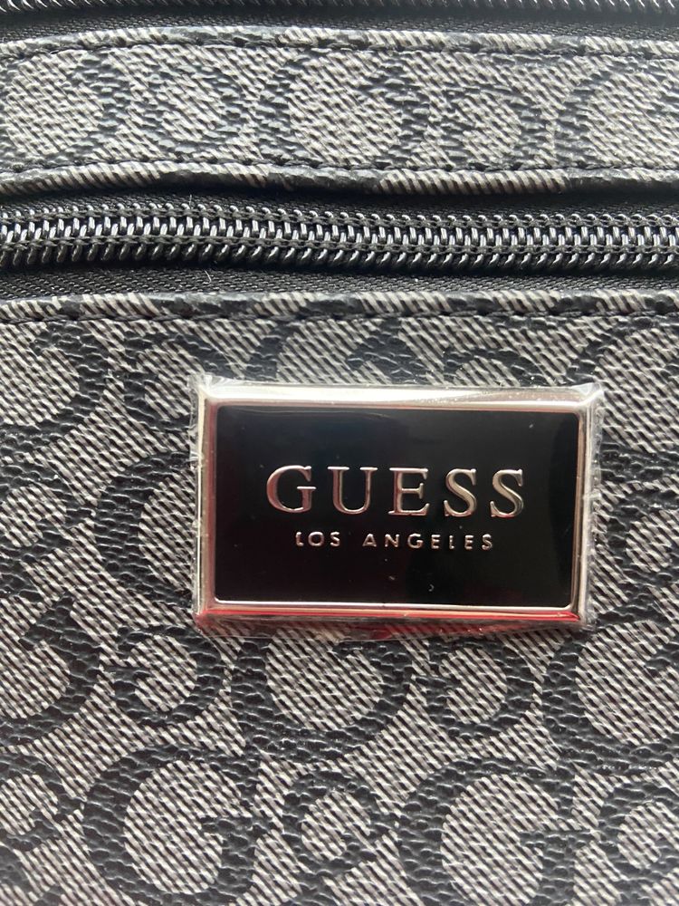 Бананка от Guess