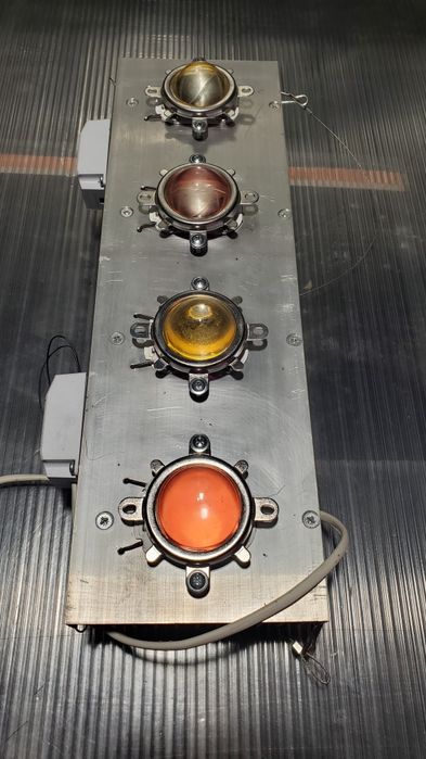 Продам фітопрожектор 203 Вт. Лінзи в комплекті!