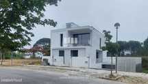 Venda de moradia V3+1 em fase de construção, Darque, Viana do Castel