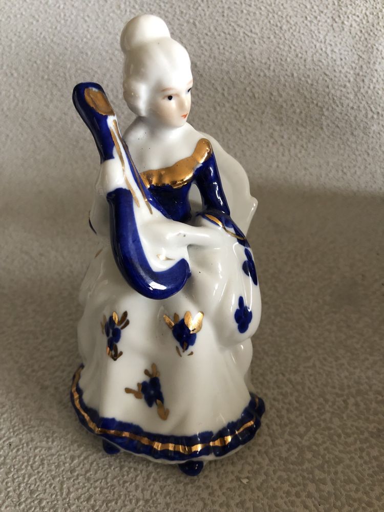 Pocelanowa figurka