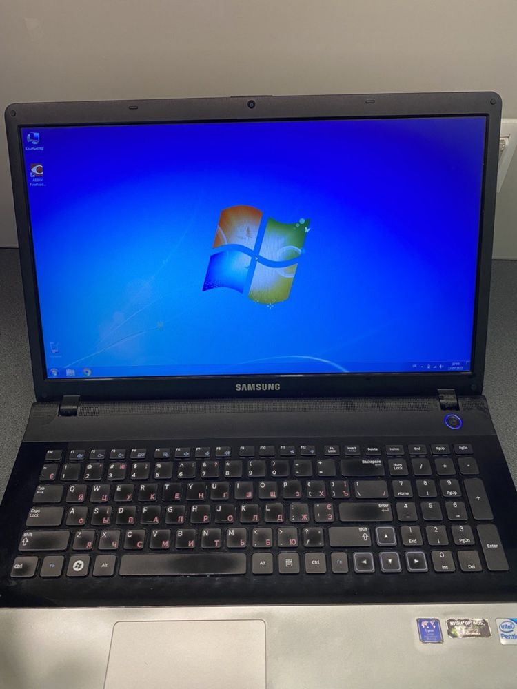 Ноутбук Samsung NP300E7Z
